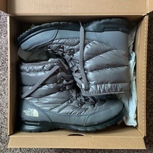 The North Face women’s Thermoball Lace II boots